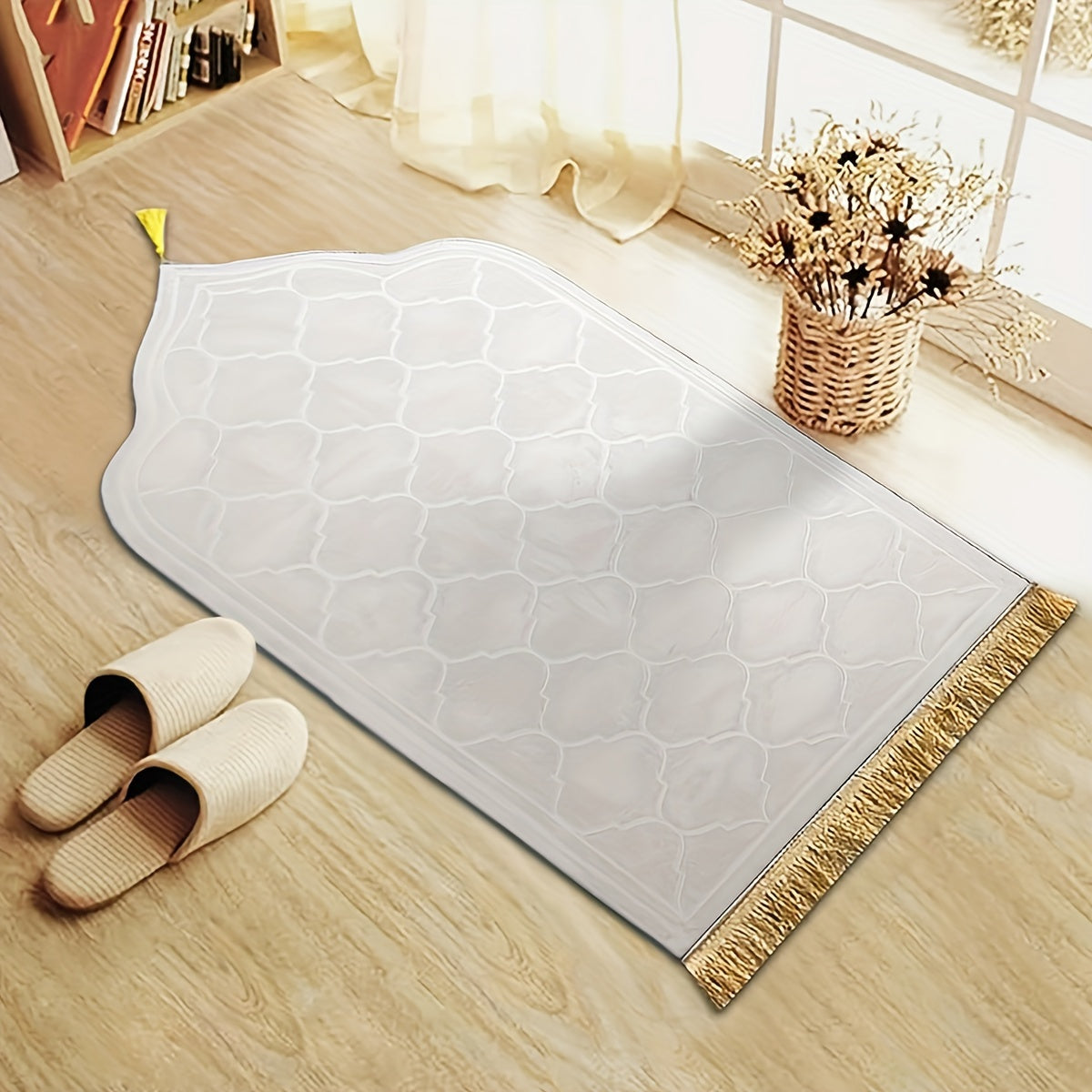 Spread Holiday Joy with this Luxurious Thick Flannel Muslim Prayer Mat. It is Non-Slip, Soft, and Durable with Tassels, making it Perfect for Home & Outdoor Use. Choose from White, Navy Blue, Green, Beige, & Pink with Hexagonal Patterns.