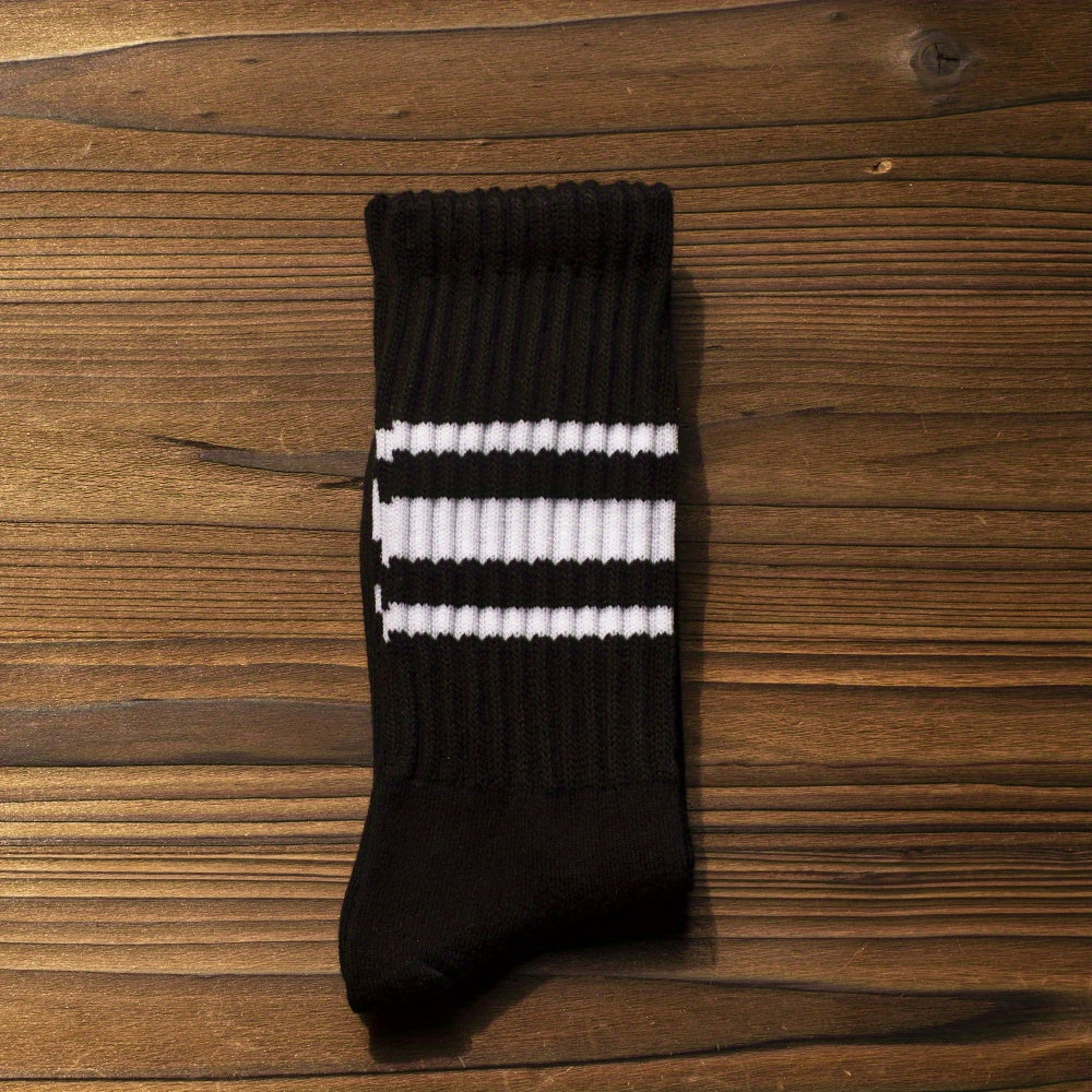 Men's and women's college style retro socks, breathable and thick, suitable for all seasons.