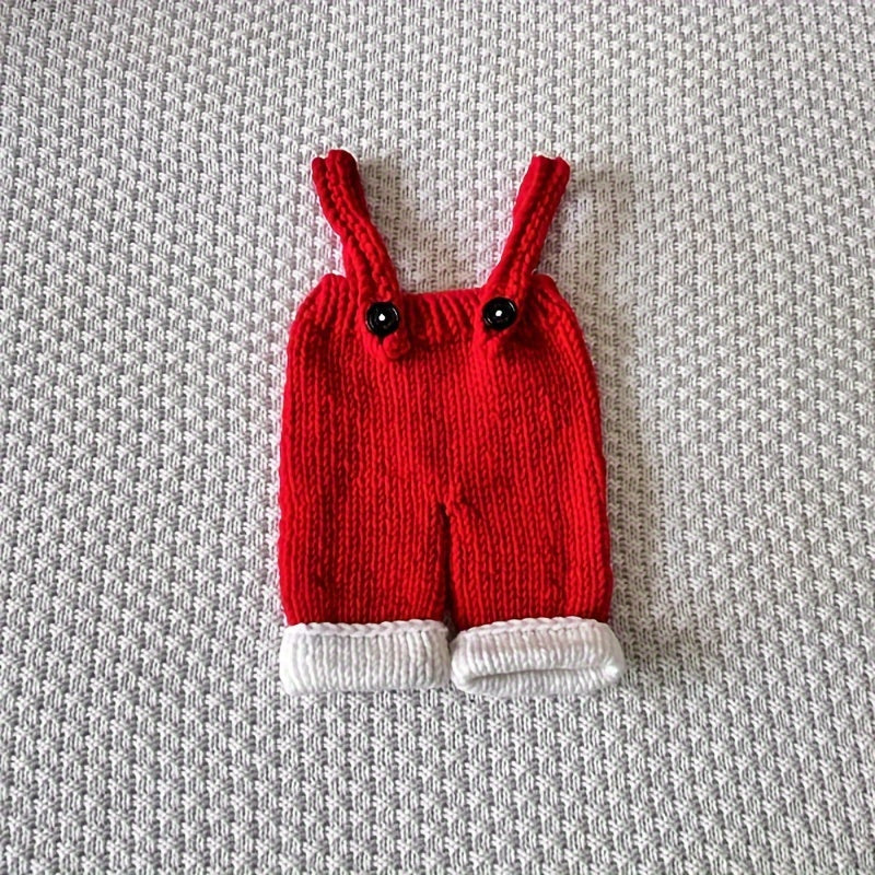 Christmas themed crochet outfit for newborn photography, handmade with love. This Baby Santa Hat and Pants Set is made with high-quality acrylic fiber and is suitable for infants aged 0-3 years. A perfect keepsake gift for your baby's first Christmas and