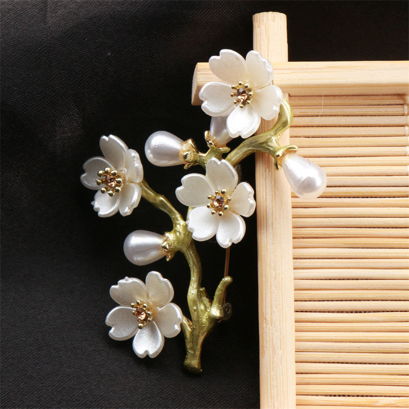 Enamel Floral Branch Brooch, Elegant Charm Pin in Alloy Material - Ideal Gift for Friends on Special Occasions