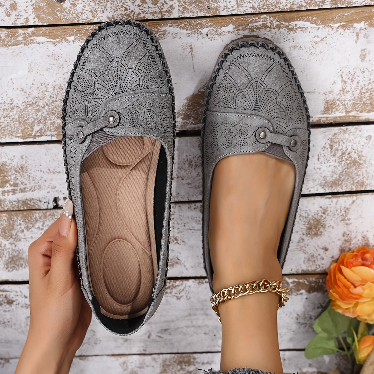 Stylish slip-on shoes with large retro metal buckle, lightweight and comfortable.