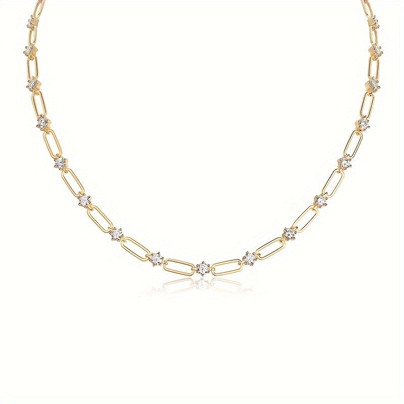 This elegant paperclip necklace features a 4.0mm Moissanite inlay, set in S925 sterling silver and plated with silvery and 18k gold. Perfect for everyday wear or special occasions such as engagements, weddings, and evening events. Makes a luxurious gift