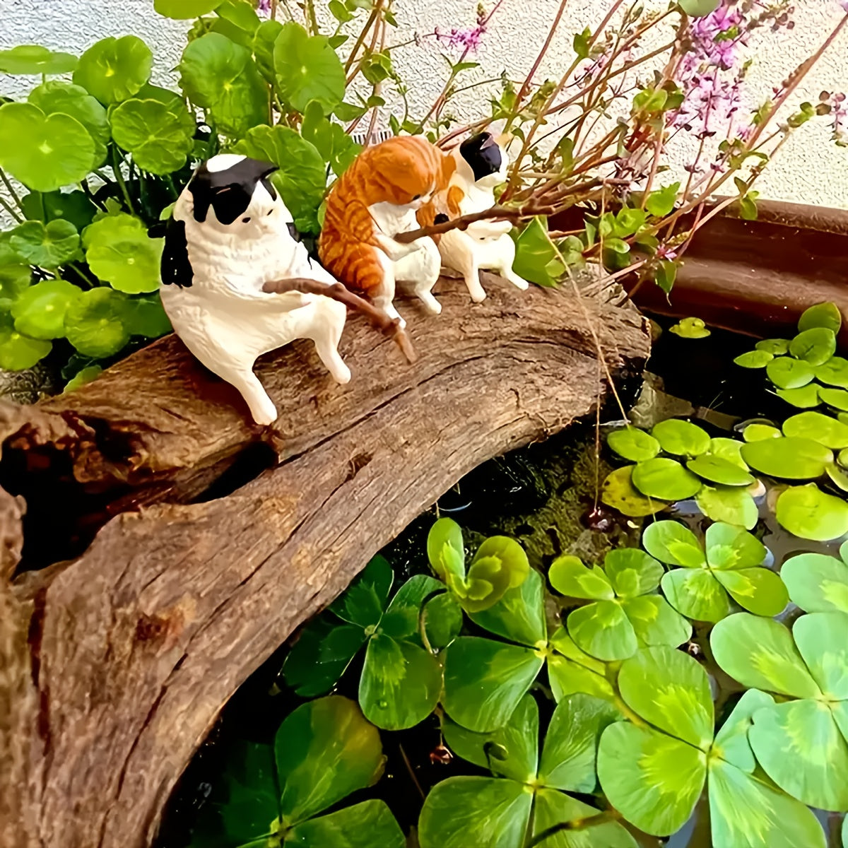 1 Set of Miniature Fishing Cat Figurines for Aquariums, made from PP Material, ideal for DIY Aquatic Landscapes