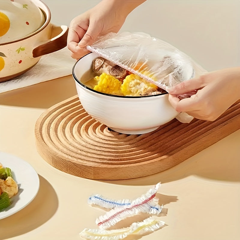 This food wrap is made of 300 pieces of stretchable plastic, providing elastic cling and transparency. It is safe for food contact, as well as being anti-odor. Perfect for storing leftovers and protecting against dust in kitchens and restaurants.