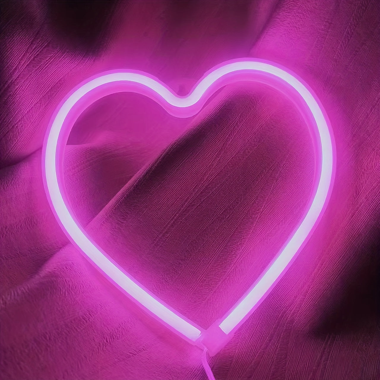 Heart-shaped PhantasyStar neon light, USB or battery powered, 36V decorative lamp for home, ideal gift for Valentine's, Father's Day, Mother's Day, spring, or summer.