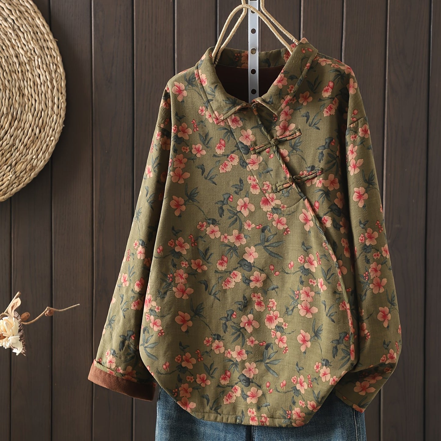 Floral print stand-up collar shirt with Chinese-style placket buttons, ideal for fall and winter. Perfect for plus-size women.