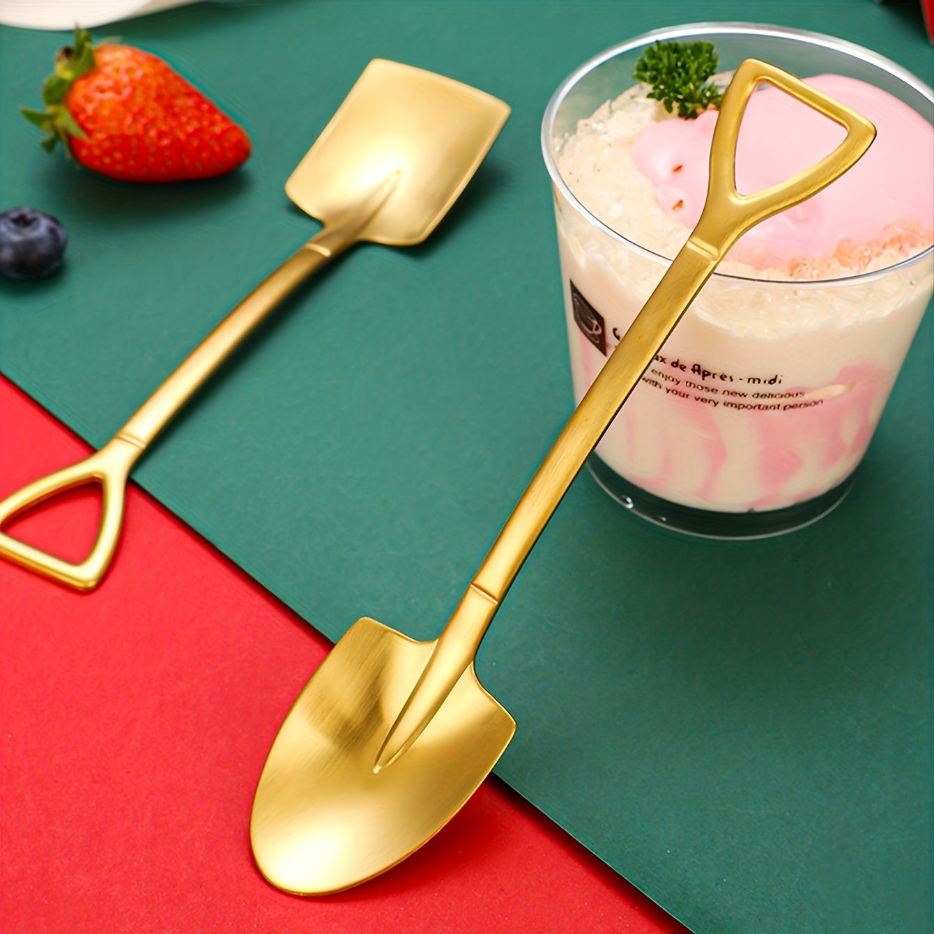 Luxury stainless steel dessert spoon set with cute shovel design, perfect for home, dessert shop, restaurant, or hotel. Great for serving desserts and watermelon, a stylish addition to your kitchen supplies.