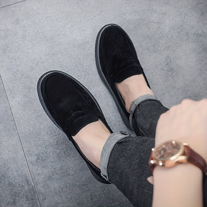 Brown PU slip-on loafers for men, suitable for everyday wear in spring and autumn.