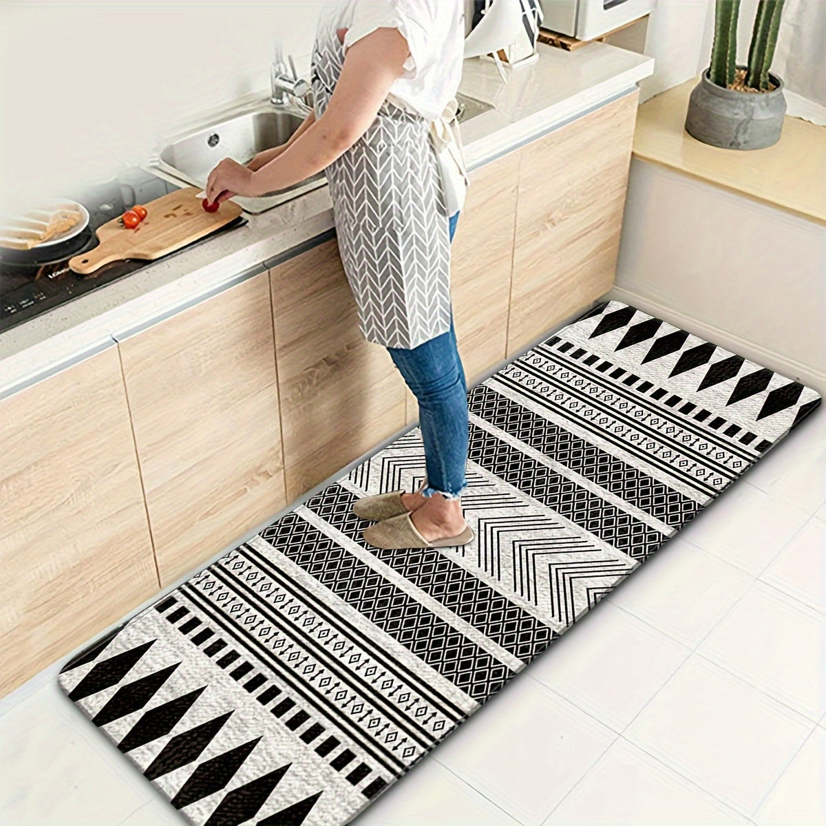 1 piece Non-Slip Moroccan area rug - Luxuriously soft and long-lasting rug for laundry room, bathroom, kitchen, bedroom, living room, and dining room - Easy to clean in the washing machine and features a stylish braided design