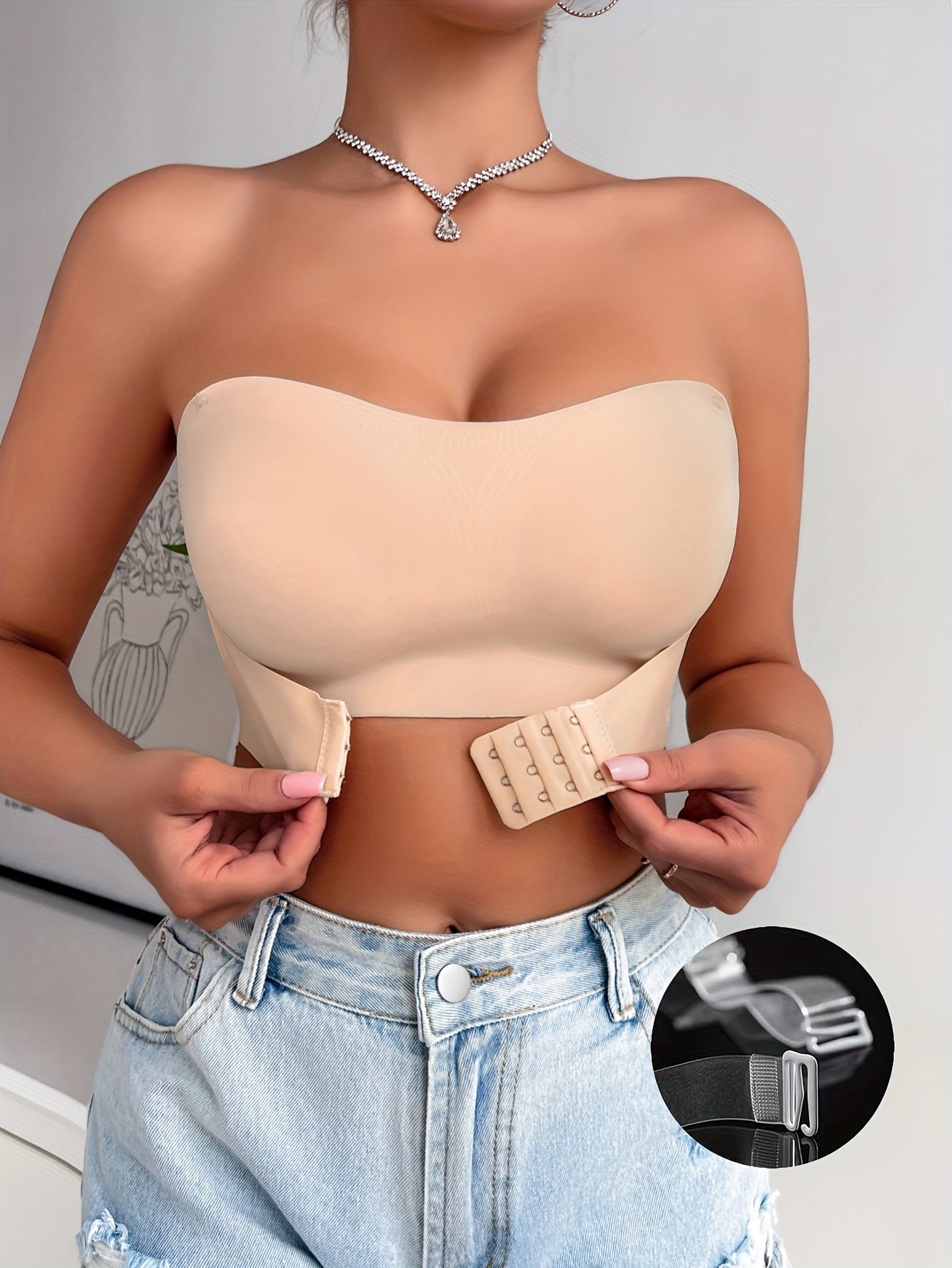 Comfortable and supportive wireless bandeau bra for women, with seamless design and full coverage.