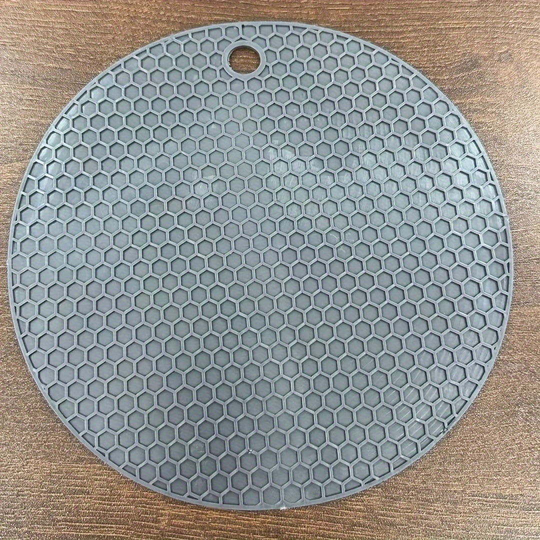 Round placemats with heat insulation, non-slip cup coasters, and pot pads for kitchen use.