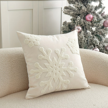 1 Festive Snowflake Throw Pillow Cover in Traditional Style with Zipper Closure, made of Polyester, Spot Clean Only - Ideal for Cozy Living Room Decor in Green, White, and Red, perfect for Christmas.