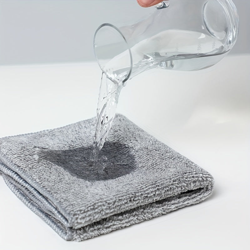 Get a set of 5 or 10 Bamboo Charcoal Polyester Cleaning Cloths that are perfect for all your cleaning needs. These multi-purpose, absorbent cloths are ideal for use in the kitchen, bathroom, living room, bedroom, and even outdoors. They are designed for