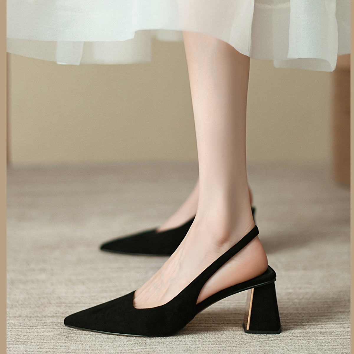 Women's stylish pointed toe block heel pumps with fabric upper and rubber sole