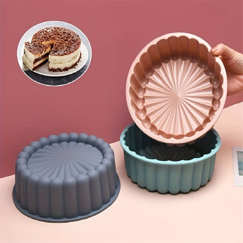 Clearance item: Silicone Charlotte Cake Pan - Reusable Mold Slot Cake Pan. Non-stick Round Silicone Mold for Strawberry Crisp, Cheese Cake, Brownie Tart, and Pie. Dimensions: 19.51*6.1 cm. Perfect addition to your kitchen supplies and accessories for