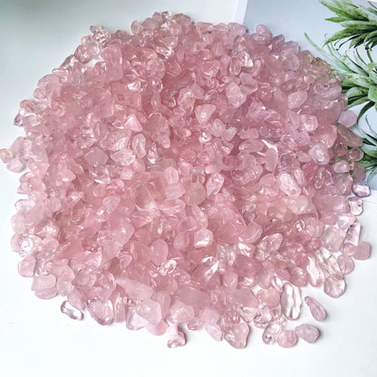 50g/100g Natural Rose Quartz Chips for Healing and Decoration in Plants, Flowerpots, Terrariums, and Fish Tanks.