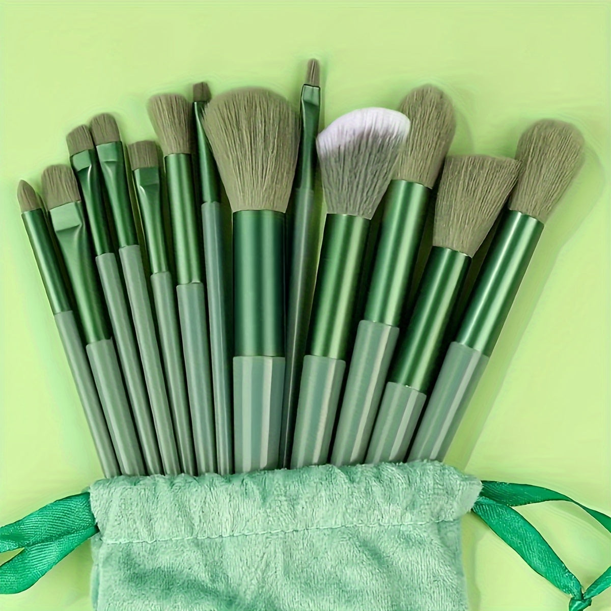 Travel-friendly makeup brush set with 13 pieces featuring nylon bristles and ABS handles, suitable for foundation, eyebrows, concealer, and eyeshadow for all skin types.