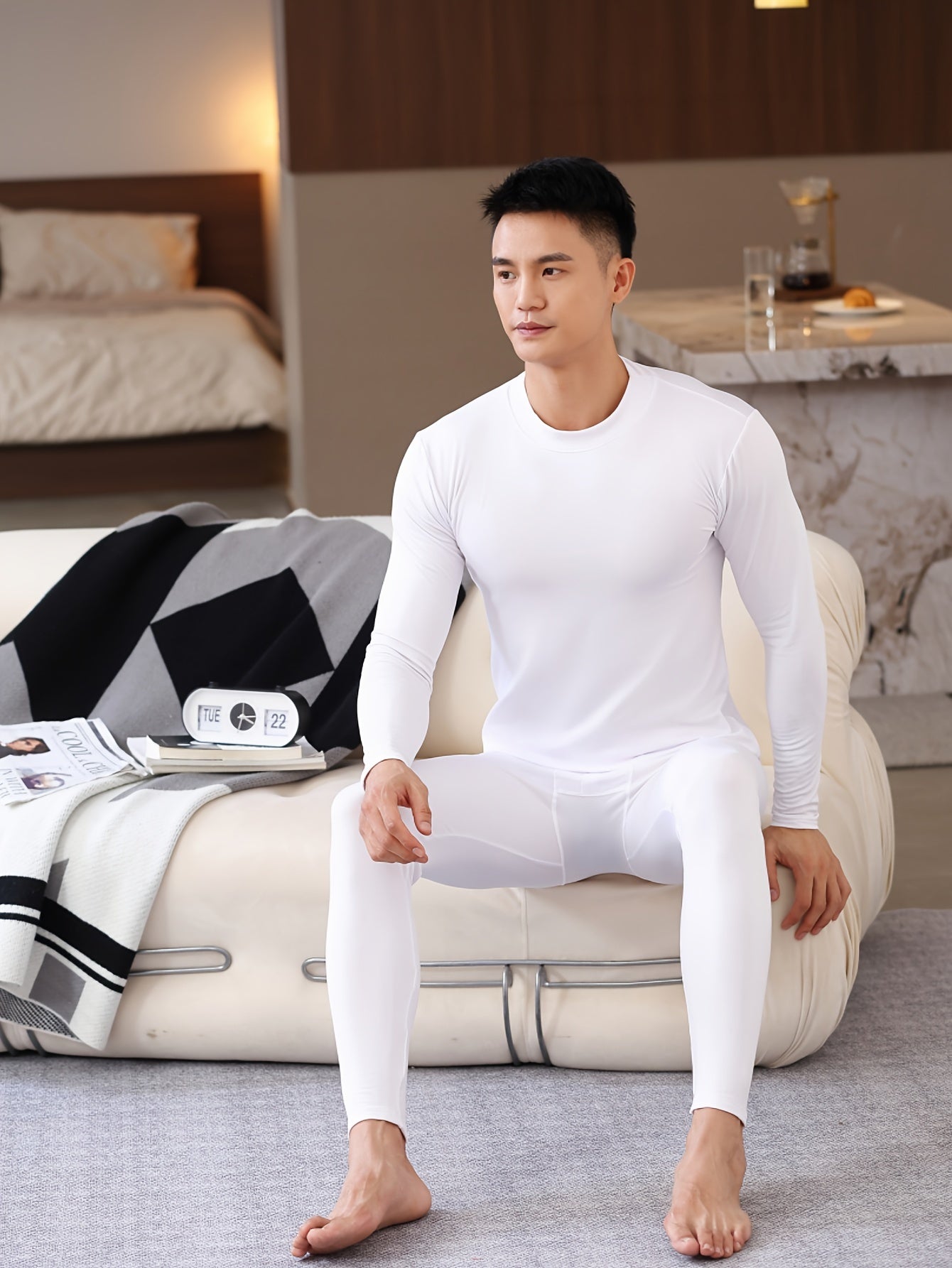 Men's 2-piece Thermal Underwear Set: Polyester Fleece-Lined, Solid Color, Stretch Fit for Winter Warmth