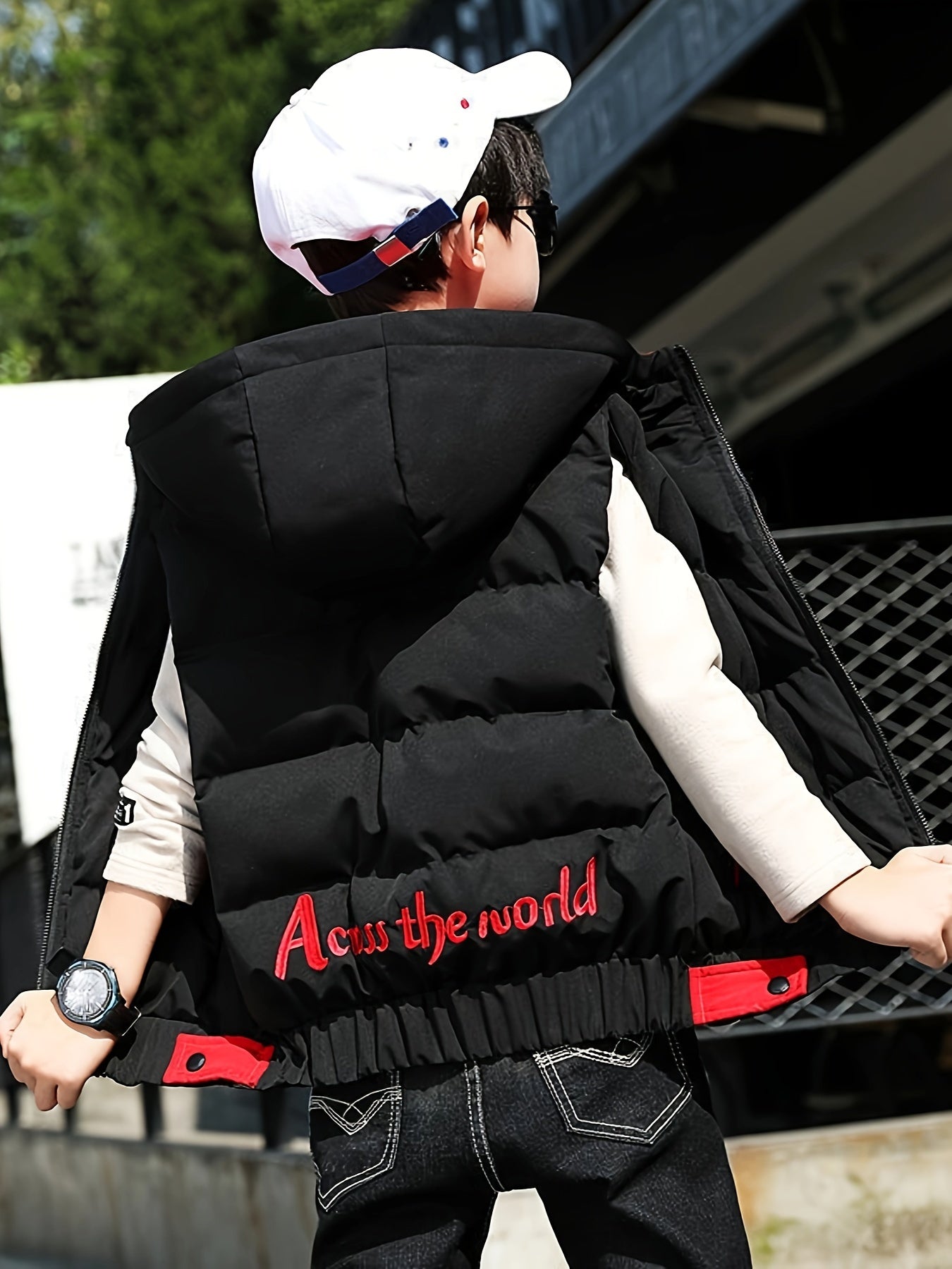 Boys' stylish hooded vest for fall/winter, featuring thick polyester material, zip-up closure, and color block design.