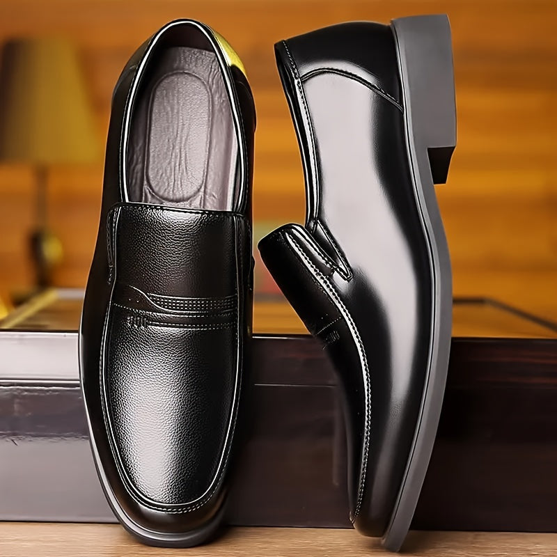 Men's soft bottom slip-on loafers: versatile, fashionable, and wear-resistant.