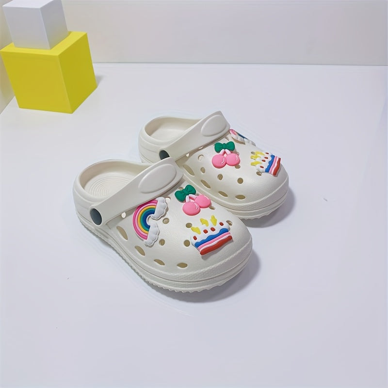 Cute cartoon slippers for girls, non-slip lightweight clogs for indoor use in all seasons.