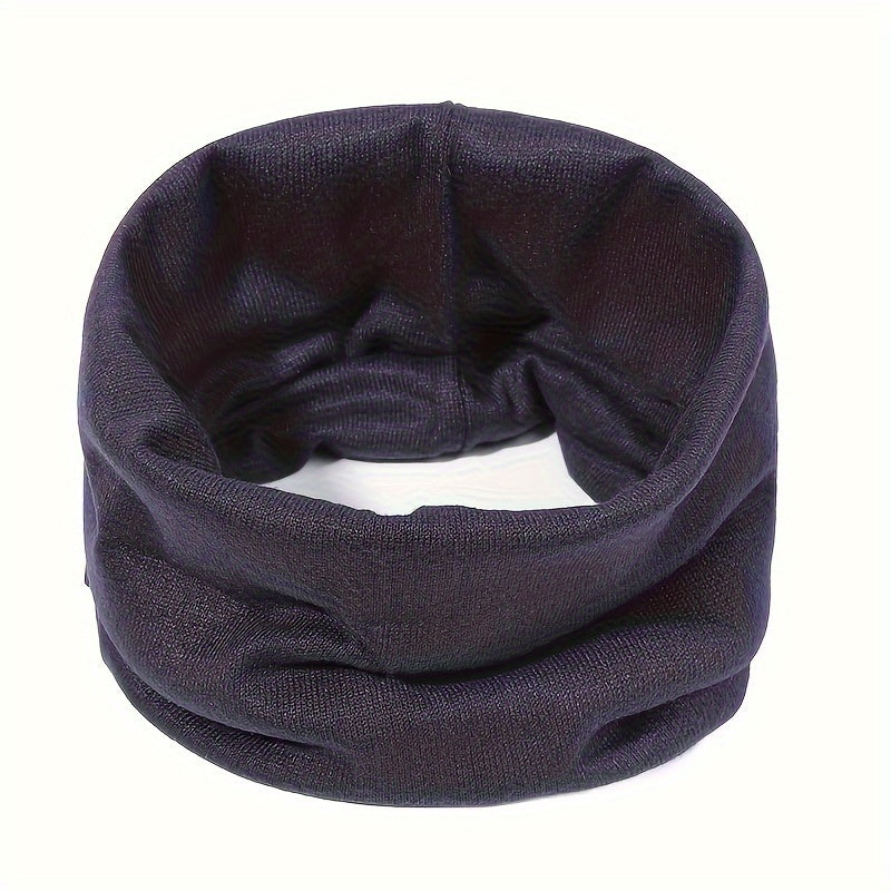 Knitted scarves for men and women to keep warm in autumn and winter with pullover neck sleeves.