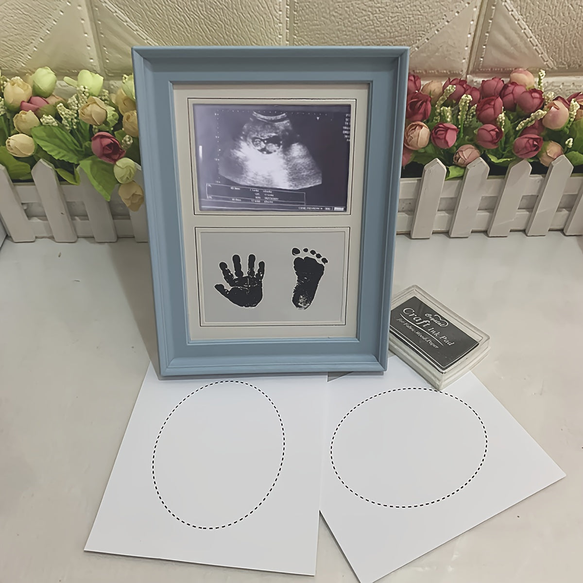 O'z xotirangizni yarating Keepsake Qo'l va Oyoq Izlari Ramkasi bilan - Sizning bolangizning birinchi lahzalarini saqlovchi oddiy DIY PVC foto albomi va mukammal fotosurat propsi sifatida xizmat qiladi.