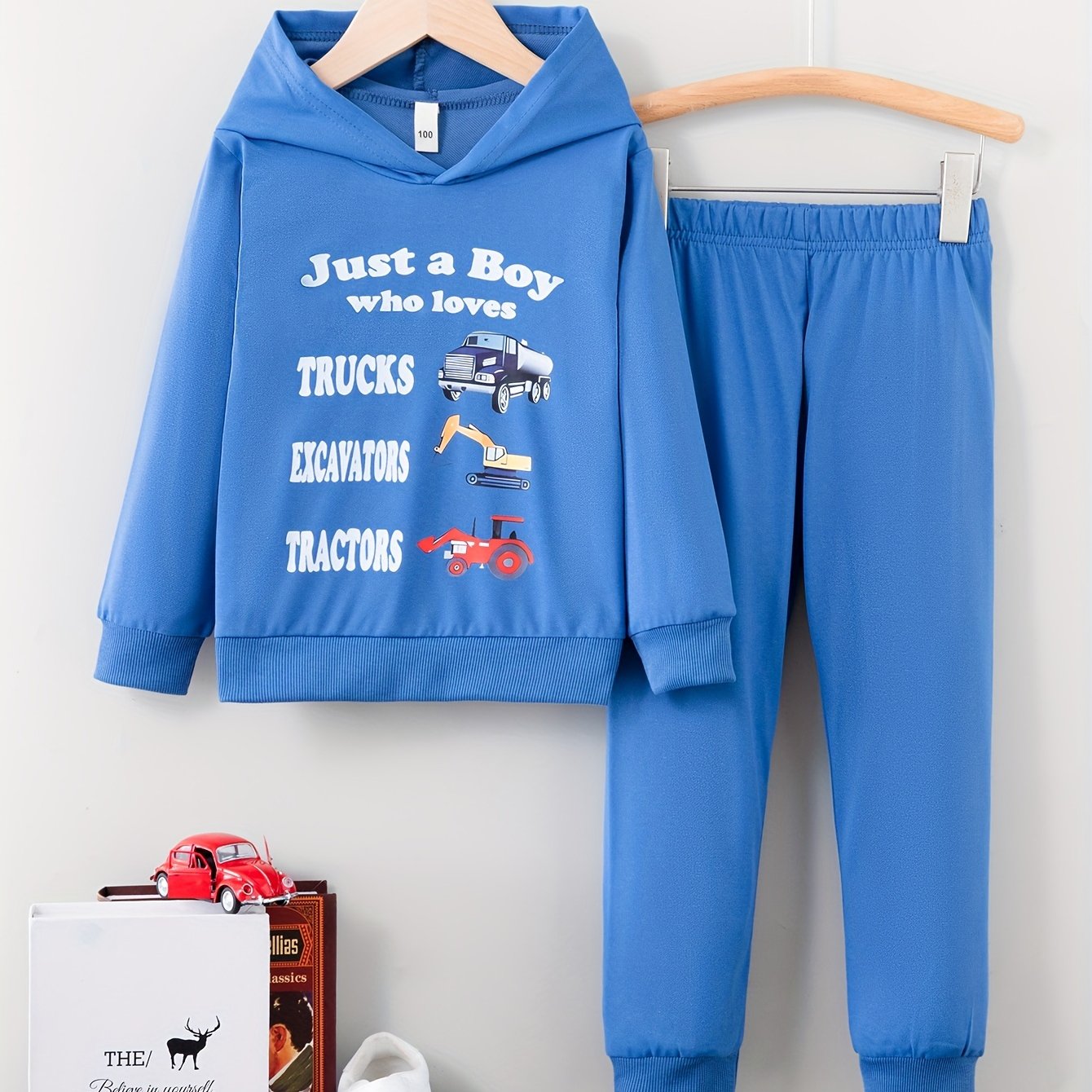 Boys' 2-piece Tokyo letter print hoodie and sweatpants set for casual wear in spring and fall.