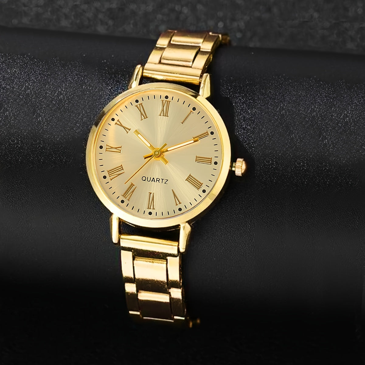 Fashion Quartz watch for women aged 15 and above with alloy strap, round dial, non-waterproof, electronic, chic style.