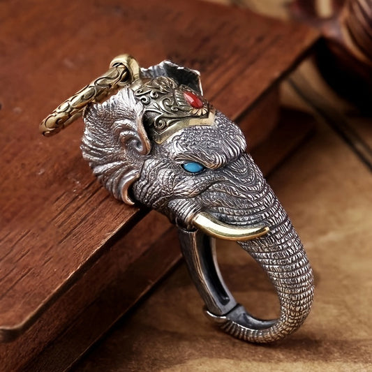 Stunning Car Keychain Featuring a Divine Handcrafted Design, Ideal for Both Men and Women. This Popular Internet Trend Boasts a Personalized Chinese-Style Silvery Decoration That Captivates with its Retro Charm.