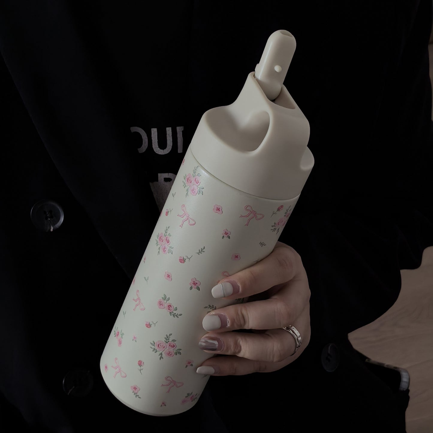 550ml Butterfly Rose water bottle with flip straw, double-layer stainless steel insulation, perfect for travel, gym, and outdoor sports.