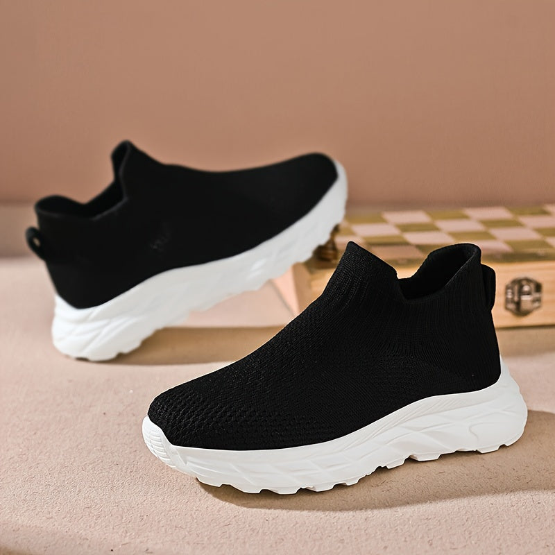 Children's slip-on sneakers with breathable fabric upper, non-slip sole, round toe, suitable for year-round wear for boys and girls under age 14.