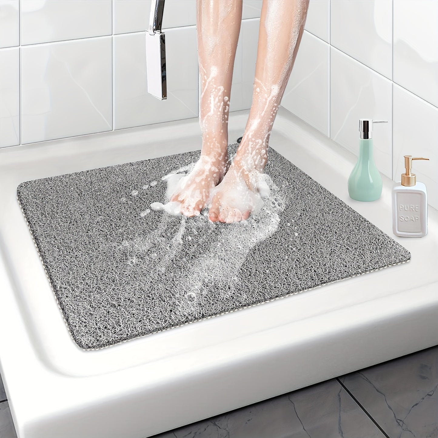 Non-slip bathroom mat with foaming loofah base, waterproof, 53.34*53.34cm.