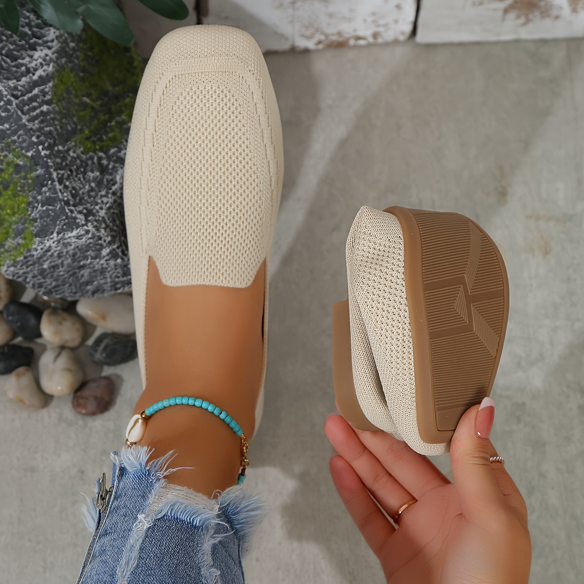 Women's flat shoes with breathable square head and one strap, for wide feet. Casual and light walking shoes for all seasons.