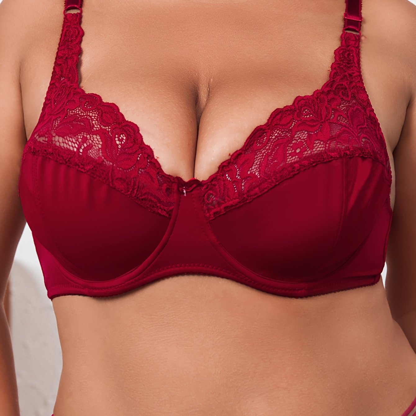 Sexy, ultrathin underwire bra for plus-size women with bow decor and contrast lace