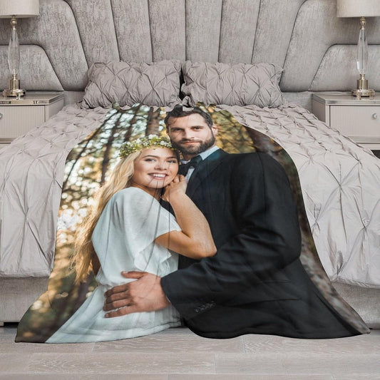 Personalized Photo Flannel Blanket - Cozy Throw with Vintage-Inspired Design, Custom Digital Print of Your Choice - Perfect for Couples & Family Memories, Special Keepsake Gift, Soft and Durable, Machine Washable, All-Season Comfort