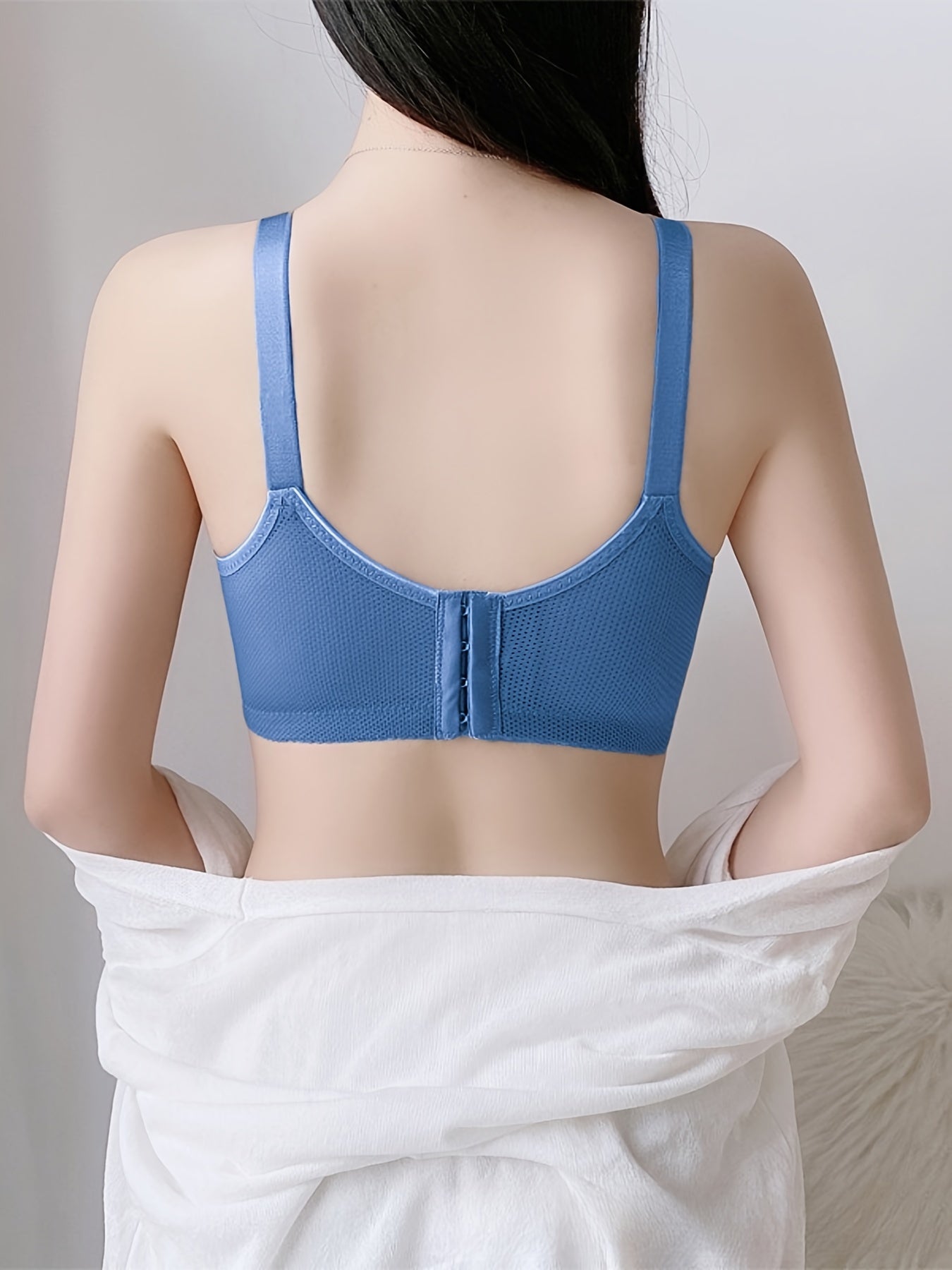 Elegant, breathable lace bra with adjustable straps and push-up support.