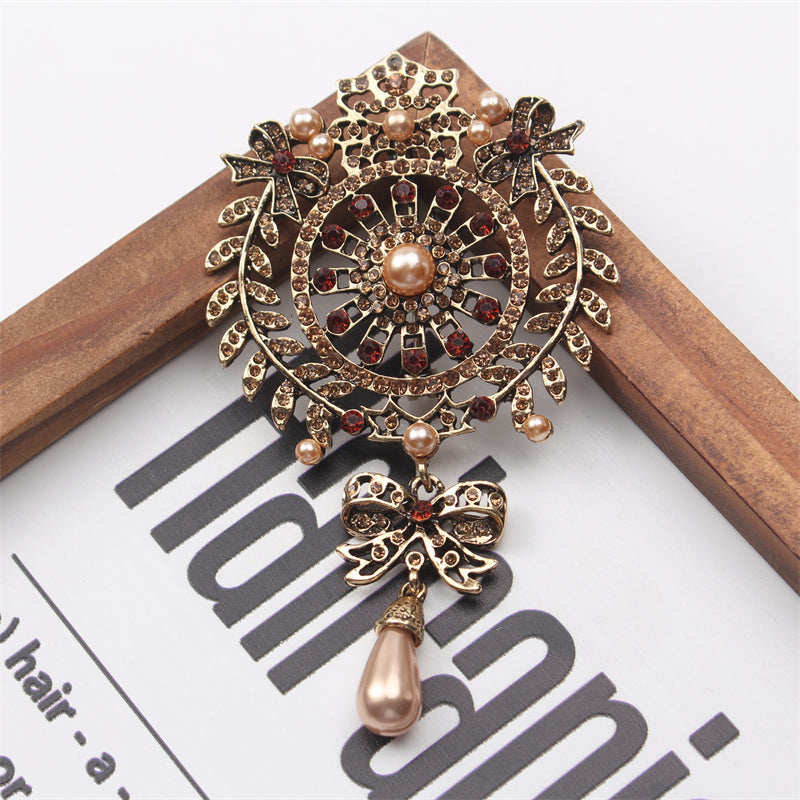 Zarif Rhinestone Brooch Pin - Barokko Qush dizayni bilan, notekis shaklda, Emal materialidan tayyorlangan, noyob bo'sh gullar mavzusi, retro Xitoy uslubidagi palto aksessuari