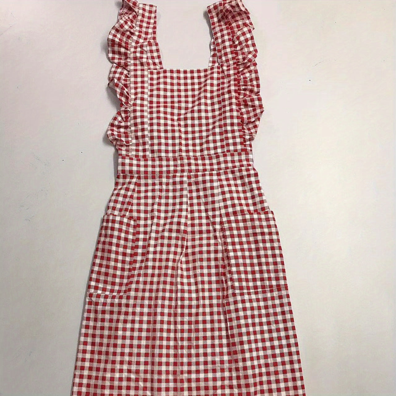 Women's Classic Apron made from 100% woven fabric with pockets, 180gsm, solid color.