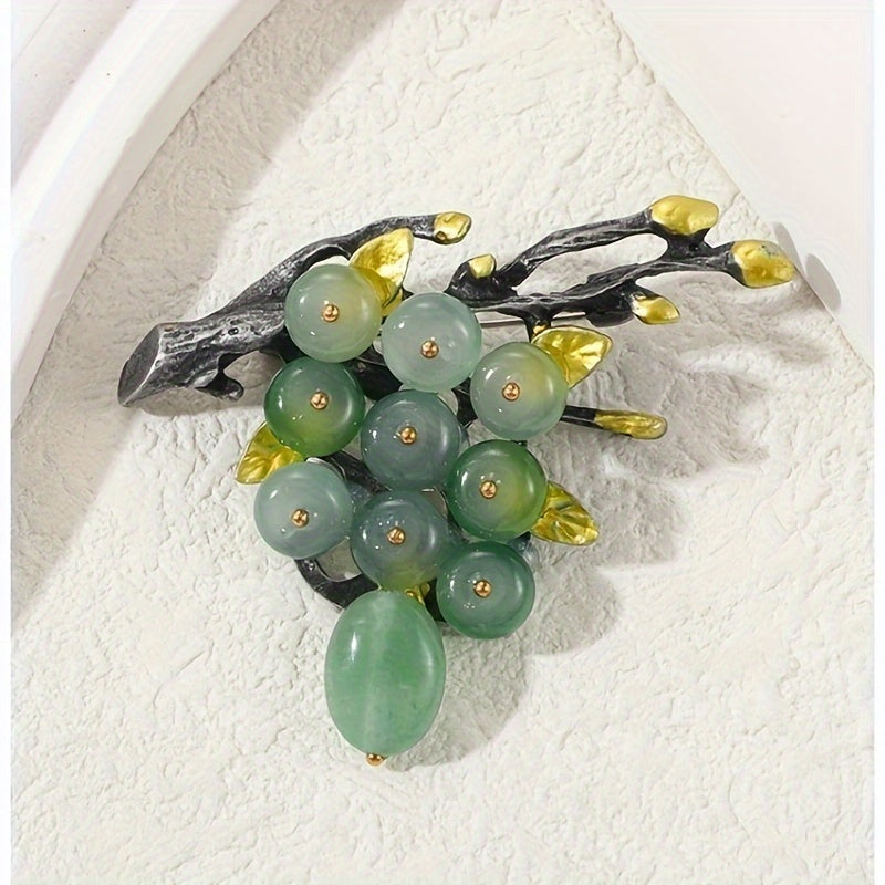 Vintage Grape Cluster Brooch Pin - Stylish Lapel Pin made of Alloy for Women's Suits & Dresses, Charming Addition to Sweaters and Coats, Great Gift Idea