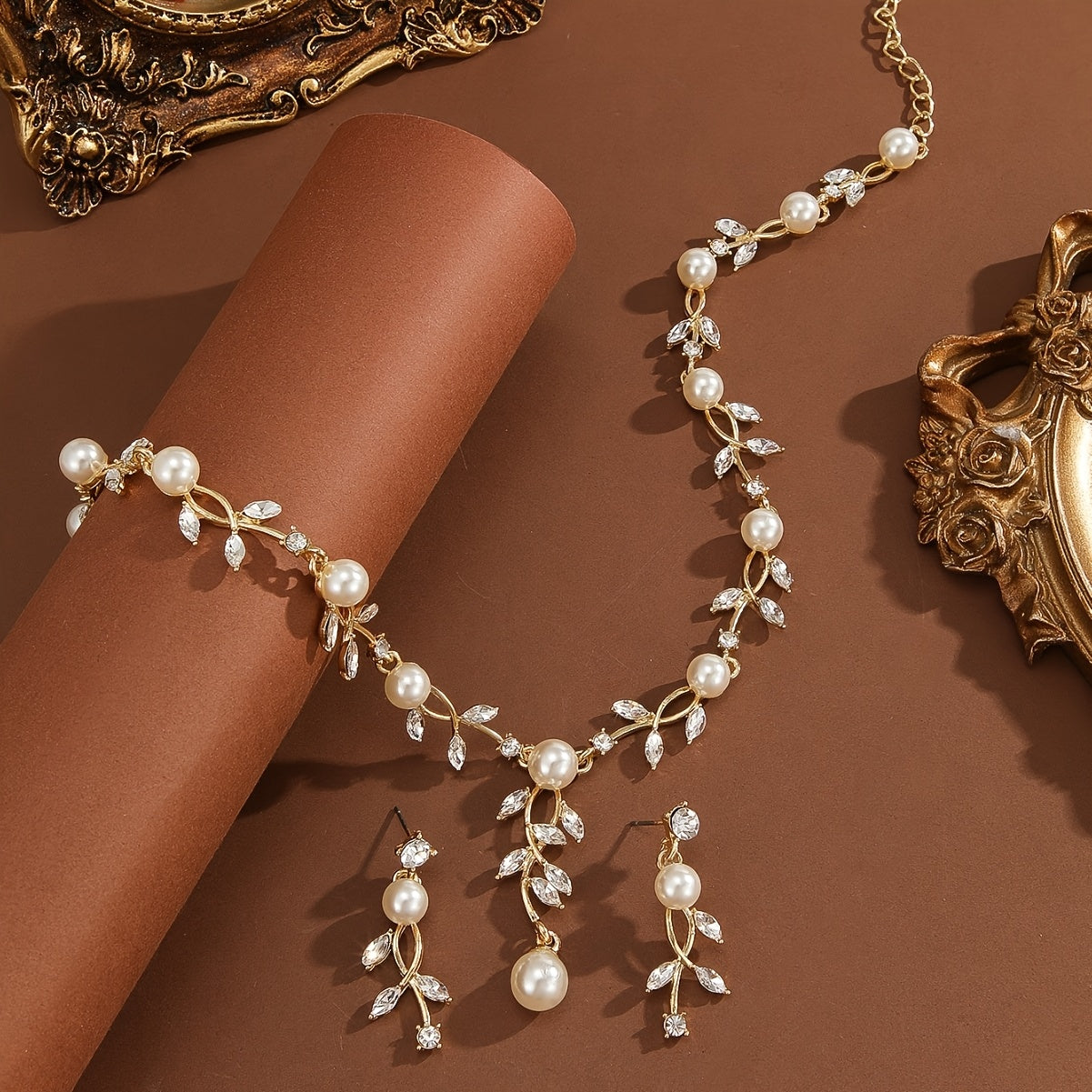 Exclusive 18K Gold-Plated Faux Pearl & Crystal Bridal Jewelry Set, Classy and Alluring Niche Pendant Necklace with Earrings for Wedding, Banquet, Valentine's Day - Perfect for Any Season.