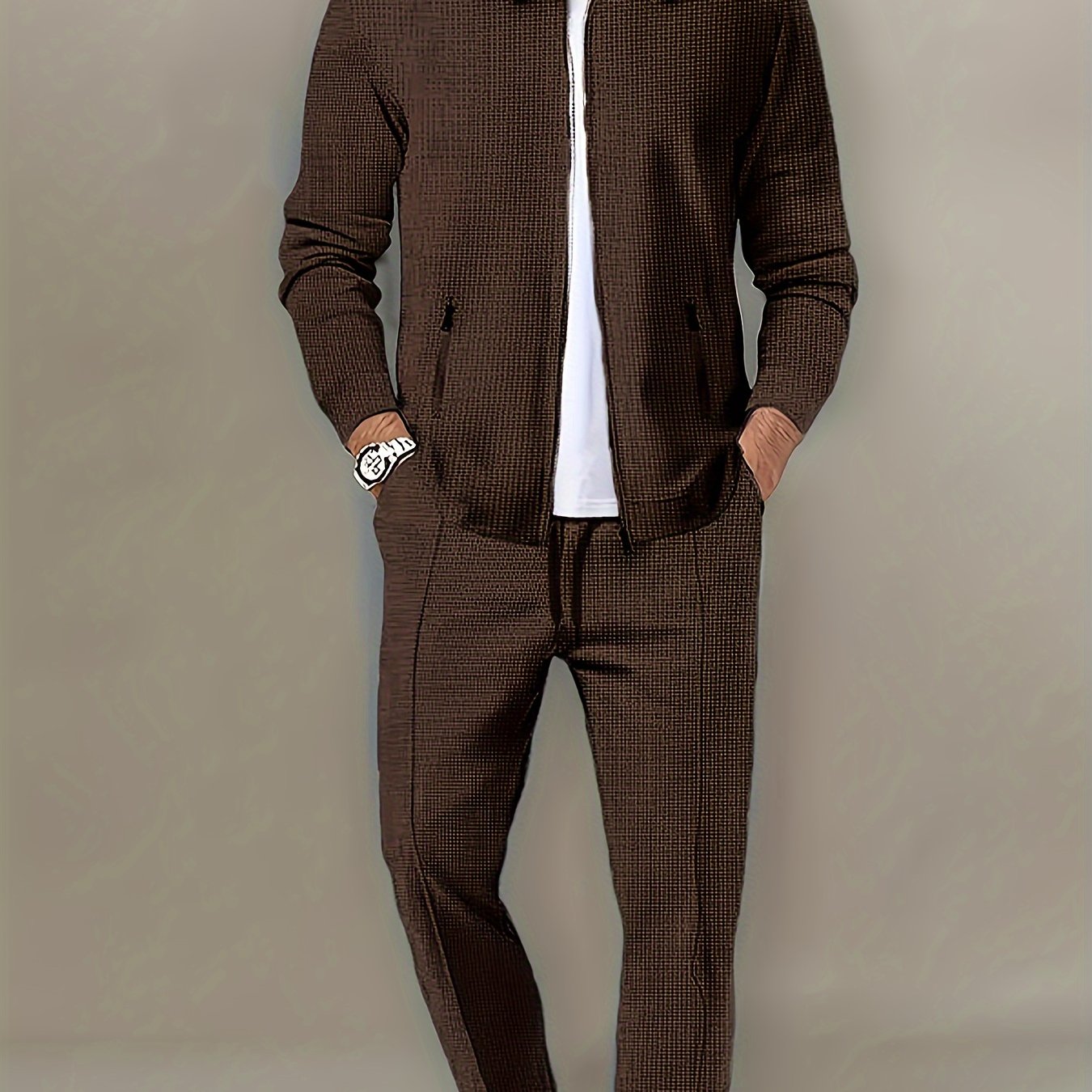 Casual sports suit for men.