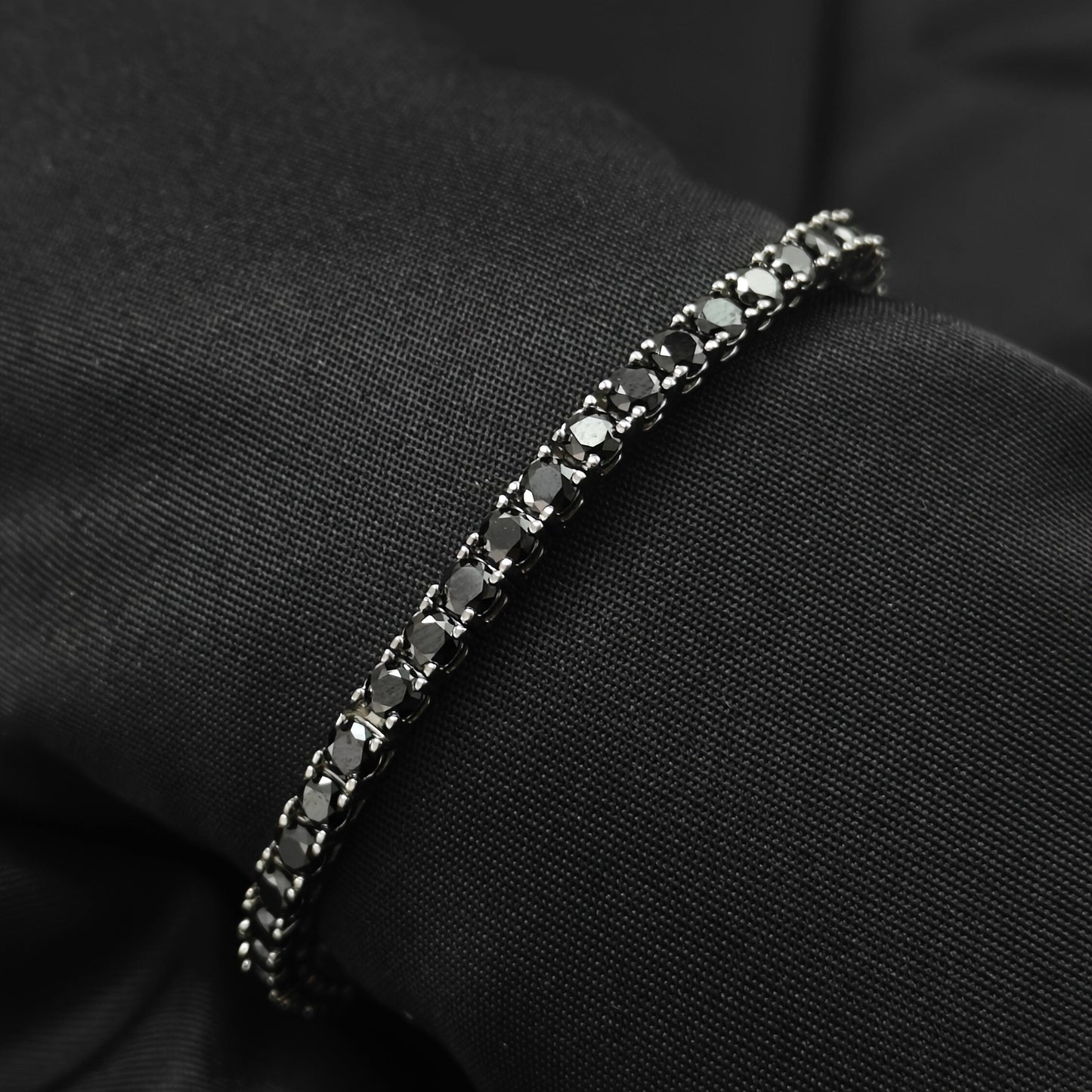 Luxurious and fashion-forward, this stunning S925 Silver Black Moissanite Bracelet is the perfect accessory for parties, banquets, and daily outings. A thoughtful gift for loved ones, this bracelet is ideal for celebrating Christmas, Carnival, and