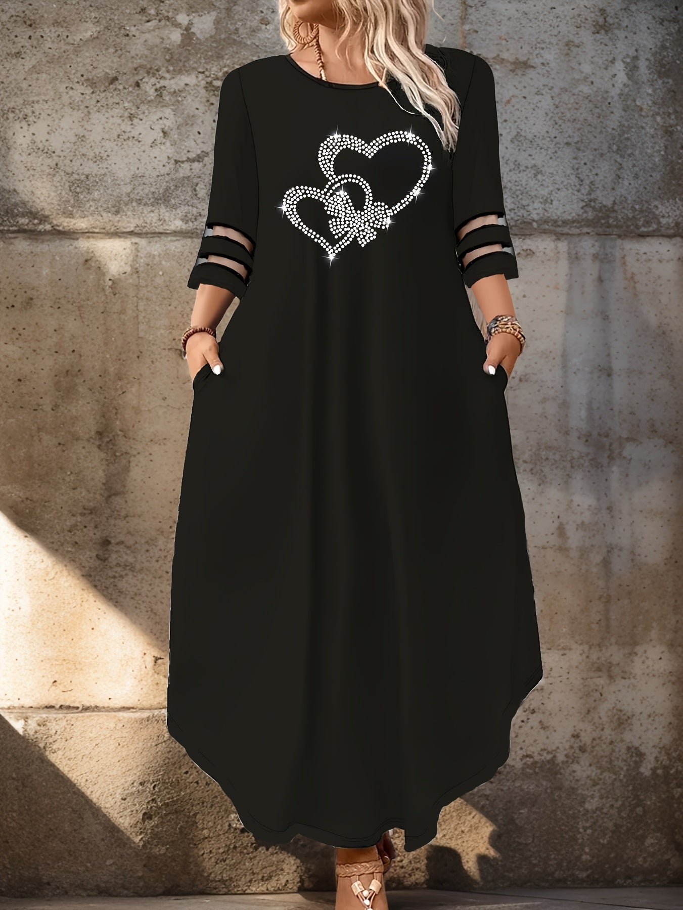 Stylish plus size dress with round neck, heart pattern, mesh panels, fitted silhouette, made of polyester, suitable for all seasons, with 3/4 sleeves.