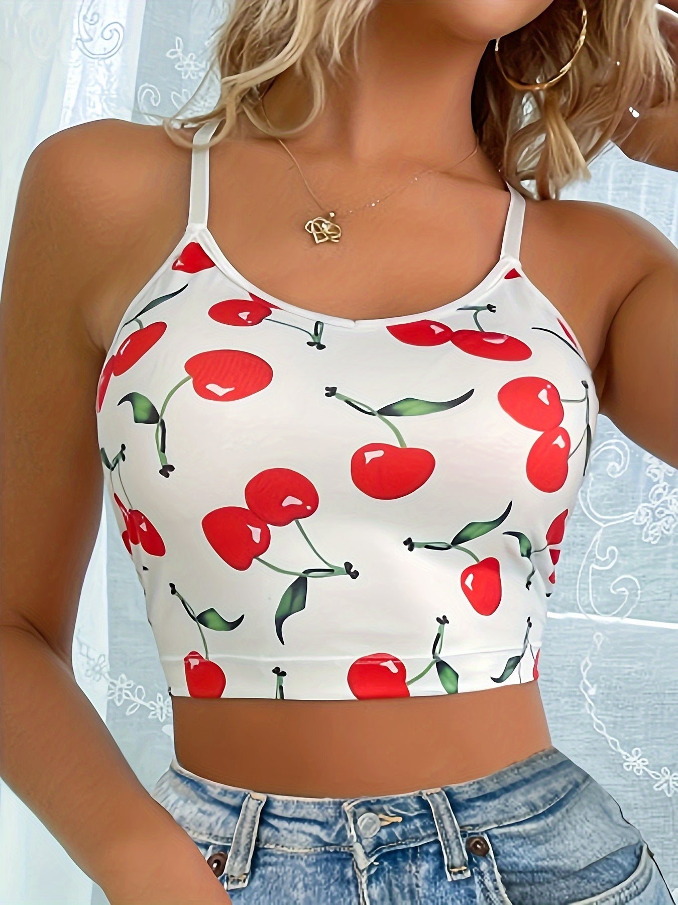 Fruit print camisole with embroidery, can be worn as outerwear.