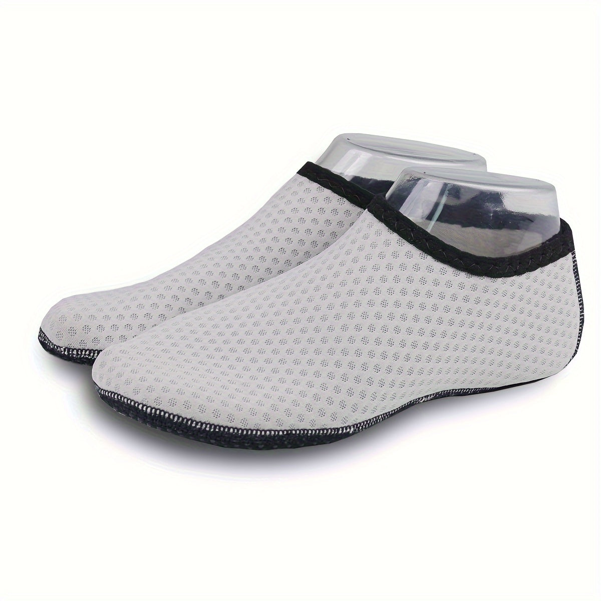 Water shoes suitable for all seasons with breathable, quick-dry fabric for swimming, diving, and beach activities.