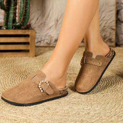 Outdoor women's clogs with cork thick soles in casual retro slip-on style.