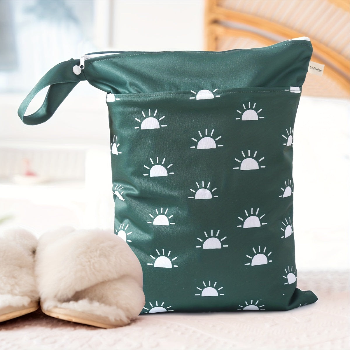 Ideal for all your travel needs: Waterproof bag for wet/dry cloth diapers, perfect for the beach, pool, gym, and more. A great gift for Christmas, Halloween, or Thanksgiving Day.