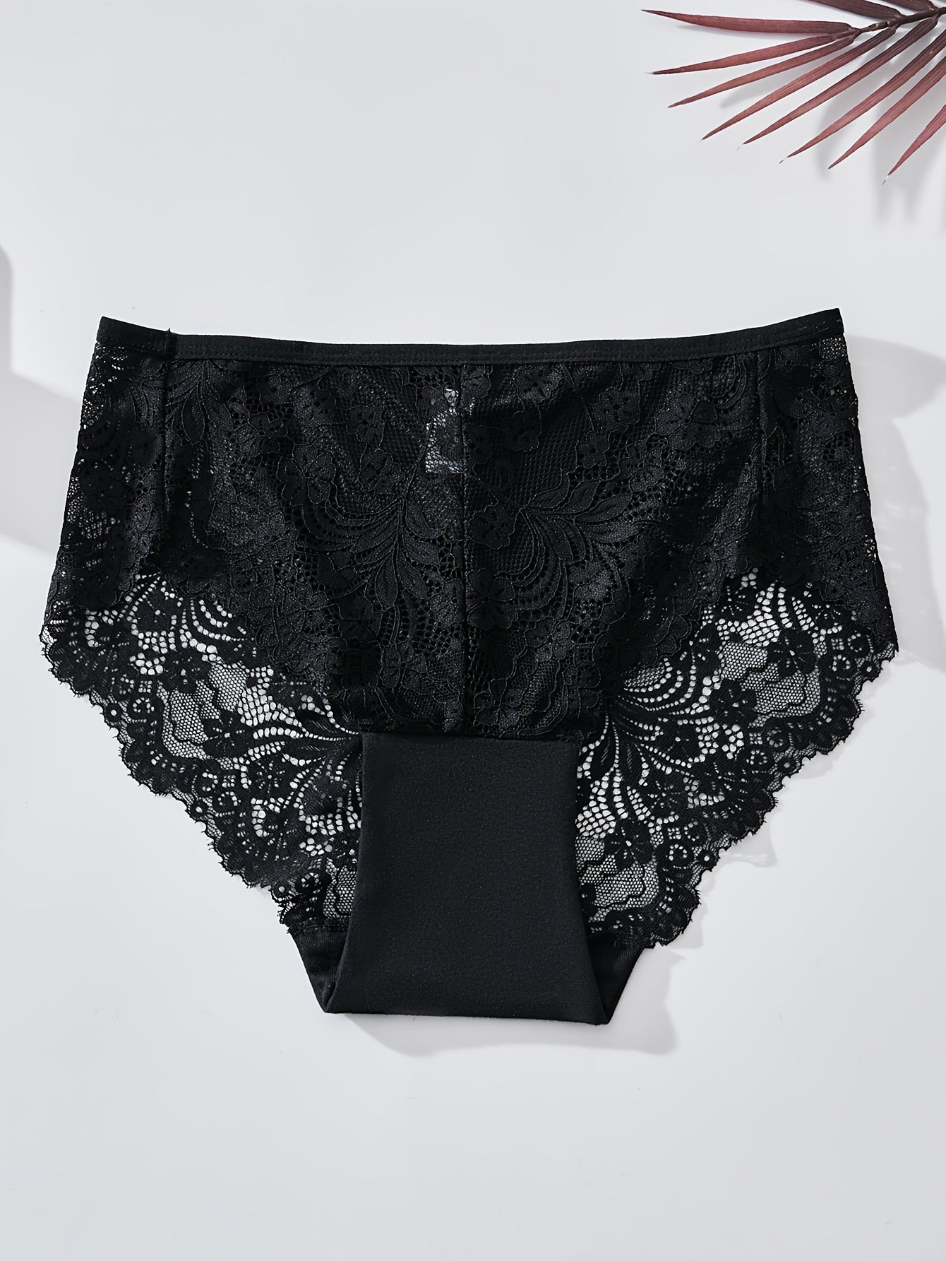 3-pack high waisted plus size briefs in black lace contrast, made of 90% polyamide and 10% elastane with medium stretch knit fabric. Solid color romance style, suitable for mature skin.