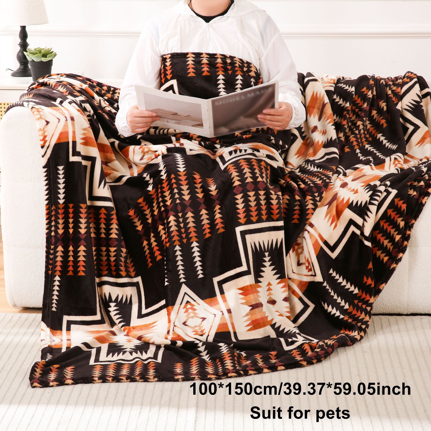 One piece of modern Flannel Throw Blanket, with a weight of 200GSM, can be easily washed in the machine, suitable for all seasons and versatile as a polyester bedding. Skillfully woven, this blanket features vibrant prints perfect for use in the office